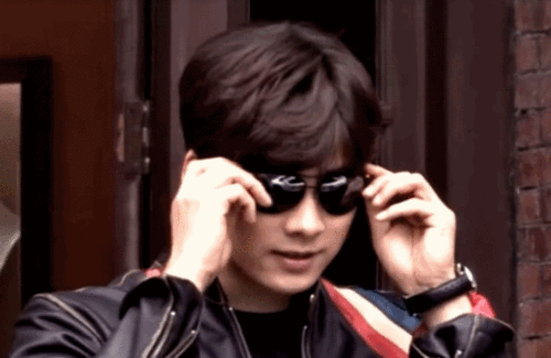 李易峰:"墨镜一戴,谁都不爱",同款墨镜狂卖30000件!