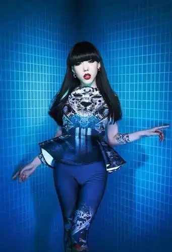 吴莫愁变网红脸网友质疑换脸就对了