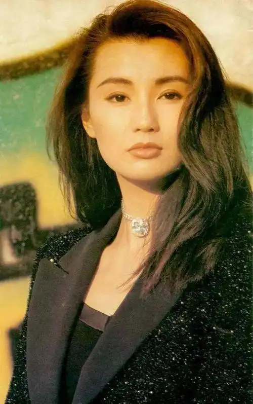 由此可见,张曼玉对于发型师这一职业似乎情有独钟,缘分颇深.