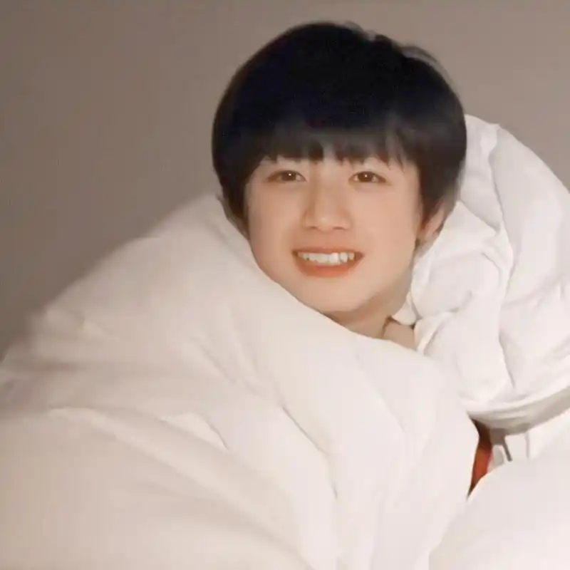 天生舞台体质朱志鑫,唇红齿白五官精致可爱脸蛋软萌到爆炸!