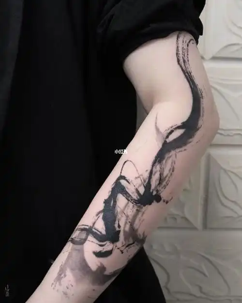 岁的女孩体内住的一个二十八岁的人格在灵魂之间混沌且痛苦#厦门纹身