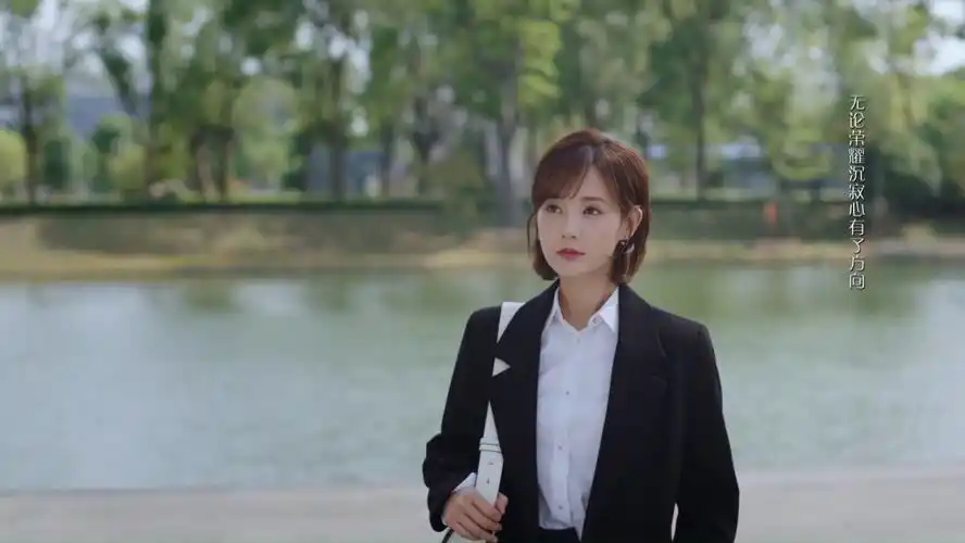 我的时代你的时代: 【糖分补给站】艾情@李一桐 重新剪短发,不是要