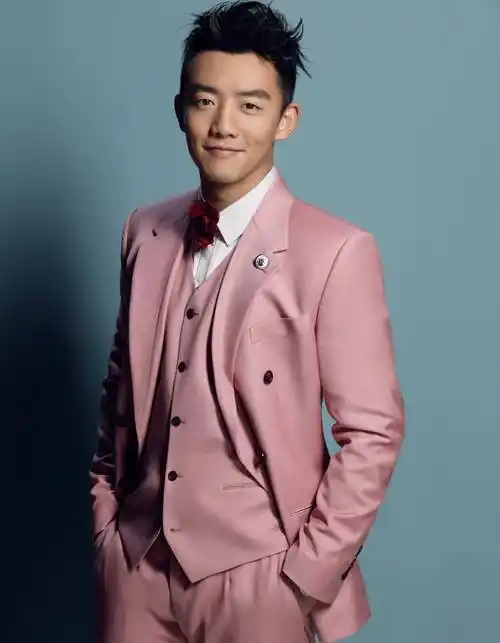 35岁郑恺为拍戏暴肥40斤,狂吃吃出高血压,啤酒肚太抢眼_网友_脂肪