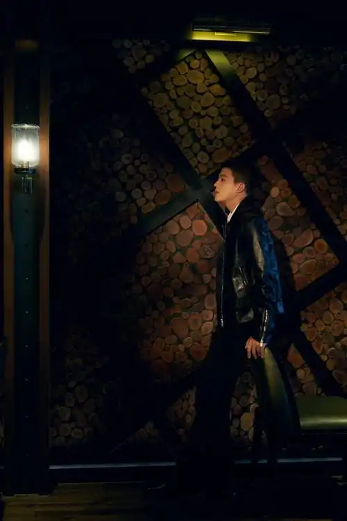 欧豪寸头痞帅##欧豪皮衣寸头的帅