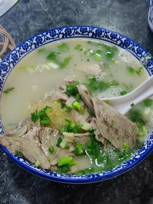 单县羊肉汤和高炉烧饼