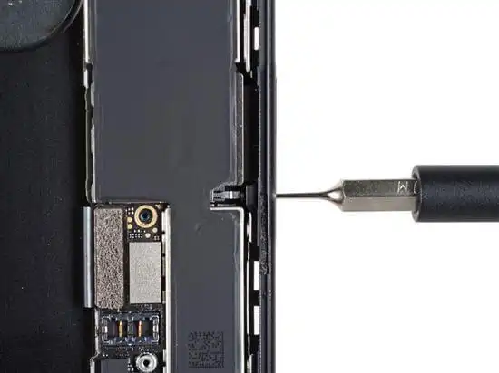 iphone 7的下扬声器苹果公司声称这款升级电池提供长达14小时的3g通话