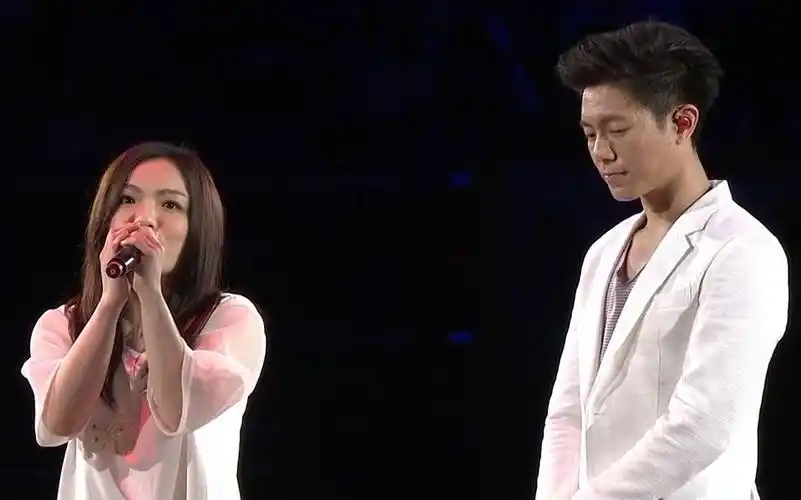 【徐佳莹 x 韦礼安】民歌组曲:偶然 爱情 萍聚 第一支舞 (live @ 民歌