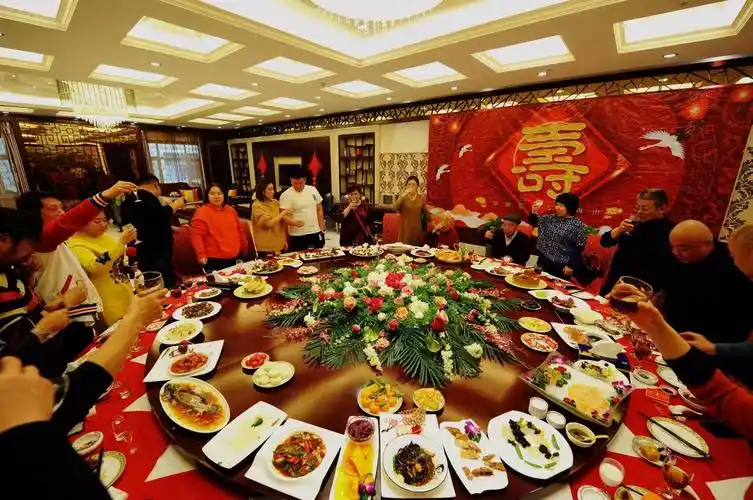 畅俊老人90大寿刘嘉琴(老伴)86