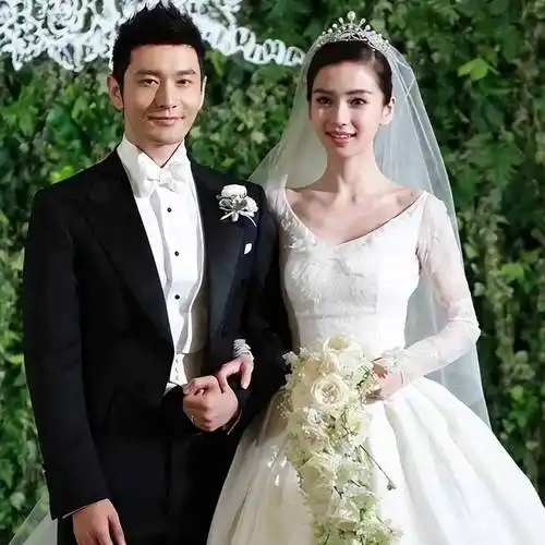 无论是模特转型演员的杨颖,还是全能艺人的张艺兴,亦或是高学历走向