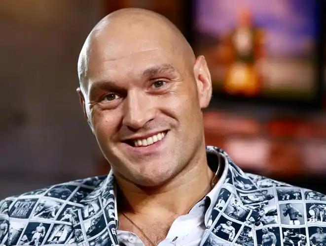 今天,名人堂级拳手/前四个级别世界拳王巴拿马人"石手"罗伯特-杜兰