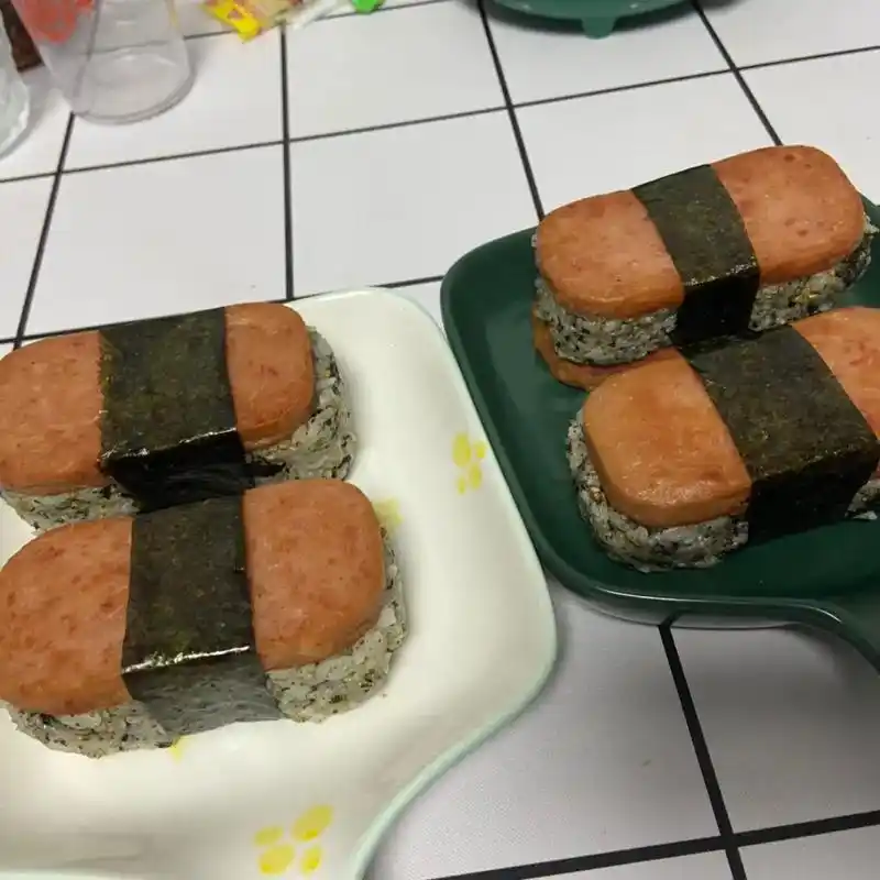 疫情居家美食 #疫情在家 #上海 #居家隔离在干啥 #饭团 - 抖音