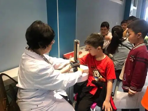 华苑小学2019年学生体检工作