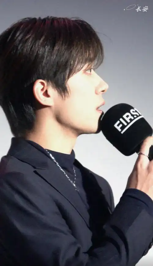 美四侧脸纯享版97#易烊千玺近一年未进组#20#tfboys要合体集训了