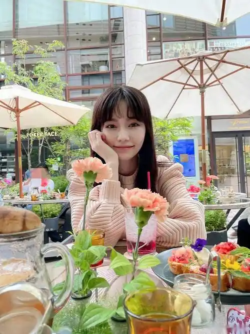 来给大家看看我女朋友