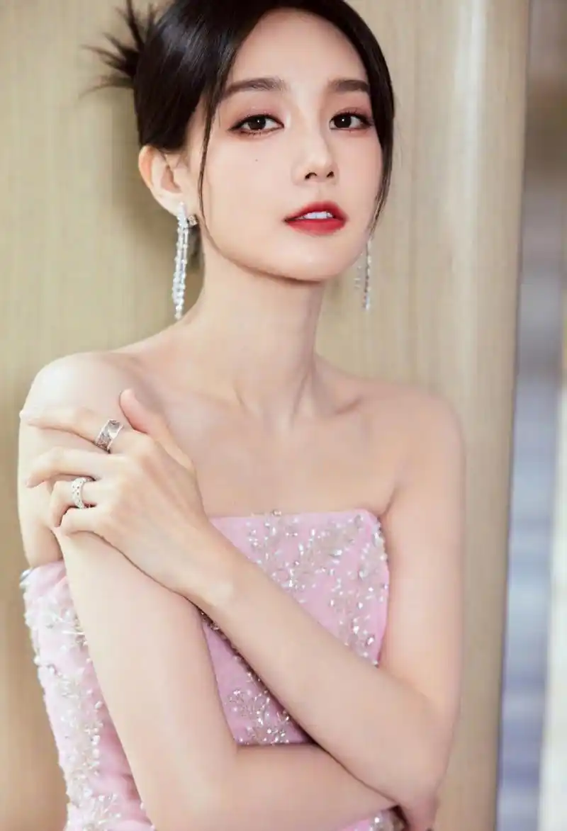 李一桐# 甜美乖巧,可爱灵动的小仙女