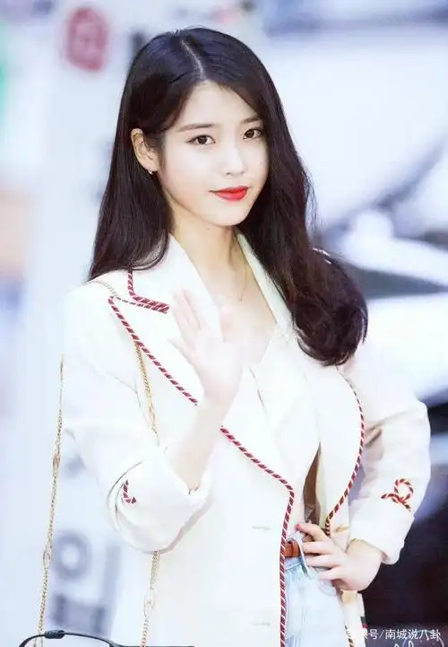 iu李知恩 神仙颜值 魅力无限 众多男明星的理想女友