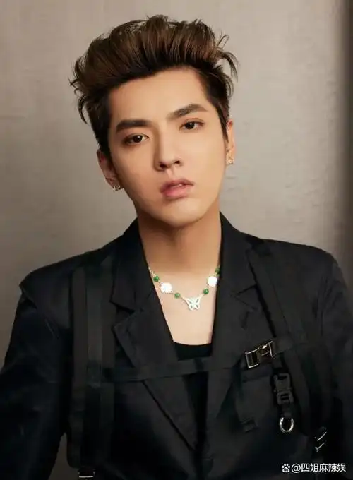 从2021年窦美珠最好的朋友曝光,到网络上的骂战,吴亦凡被捕,起诉,2022