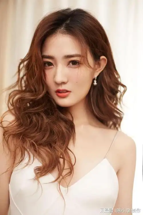 徐璐性感写真绝美的容貌高挑的身材