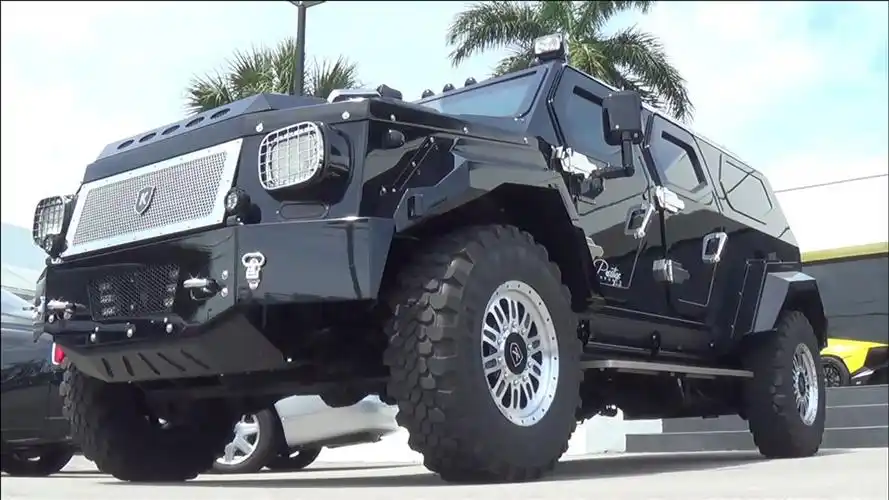 1000万的巨无霸越野车!比奔驰大g霸气,配v10引擎,关键国内有售