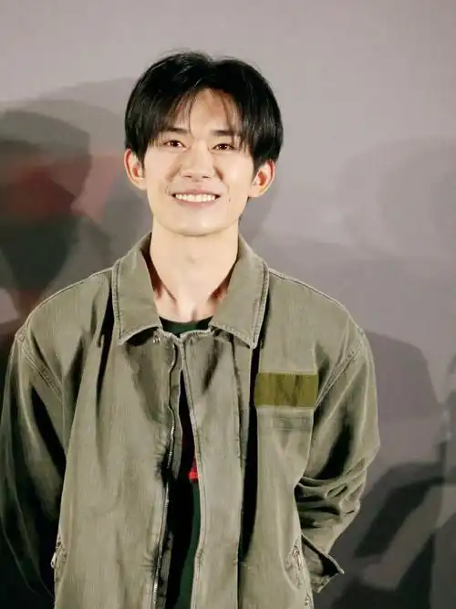 易烊千玺电影小小的我##易烊千玺电影狂野时代