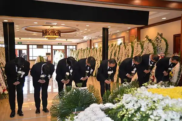 赤峰黄金在八宝山殡仪馆举办赵美光先生遗体告别仪式