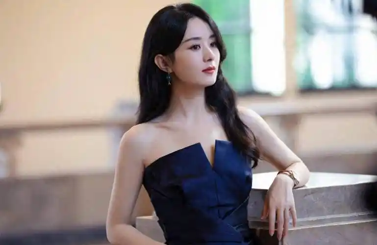 85花赵丽颖出名全靠"睡"?