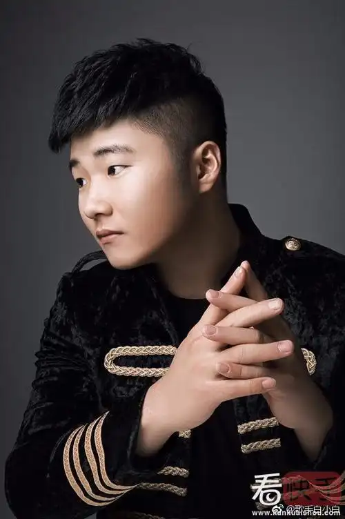 快手歌手白小白的个人资料 最美情侣歌手白小白家庭背景快手号-【黑酷