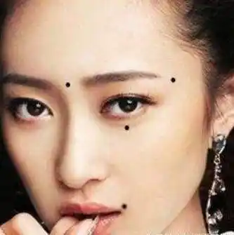 对于女孩子什么样的痣能称为桃花痣