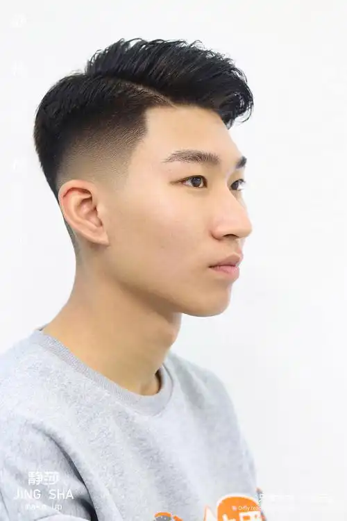 港风侧背头发型 静莎职业学校 美发培训学院作品