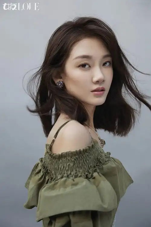 p>苗苗,1988年11月29日出生于河南省南阳市,中国内地影视女演员,毕业