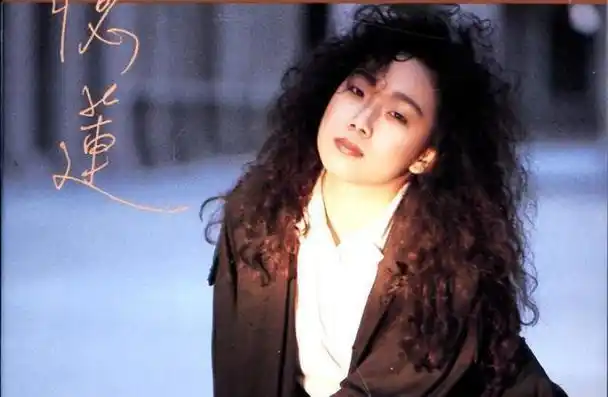 "歌后"林忆莲:初恋等她20年,李宗盛为她离婚,57岁却孤然一身