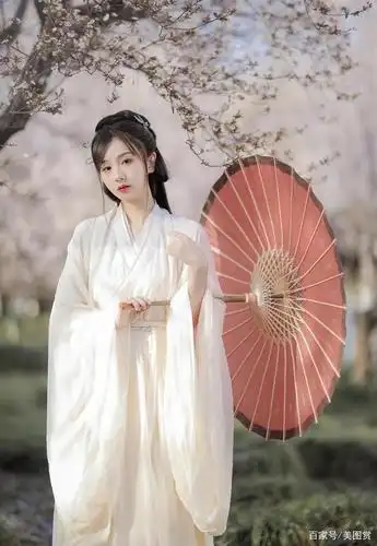 白衣古装美女 人好看,咋样拍都好看!