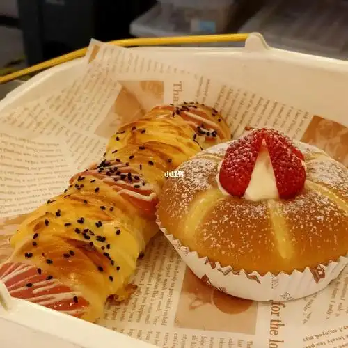 饱胀女孩的面包日常