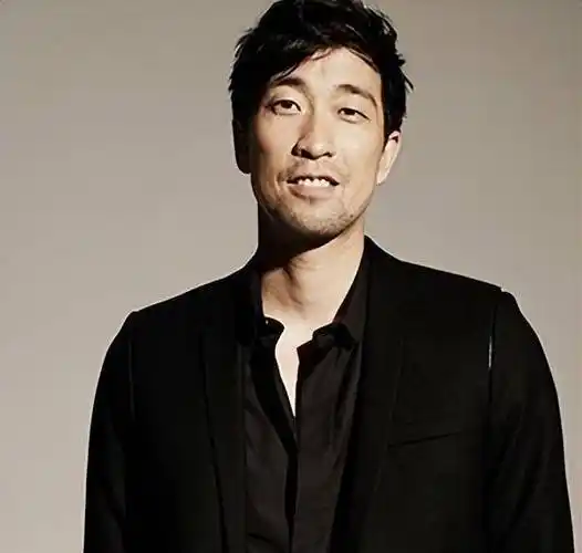 王千源:与妻子聚会相识,从无到有相互扶持,今事业有成家庭幸福_于倩