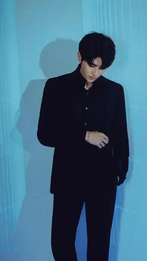 蔡徐坤高冷帅气写真手机壁纸