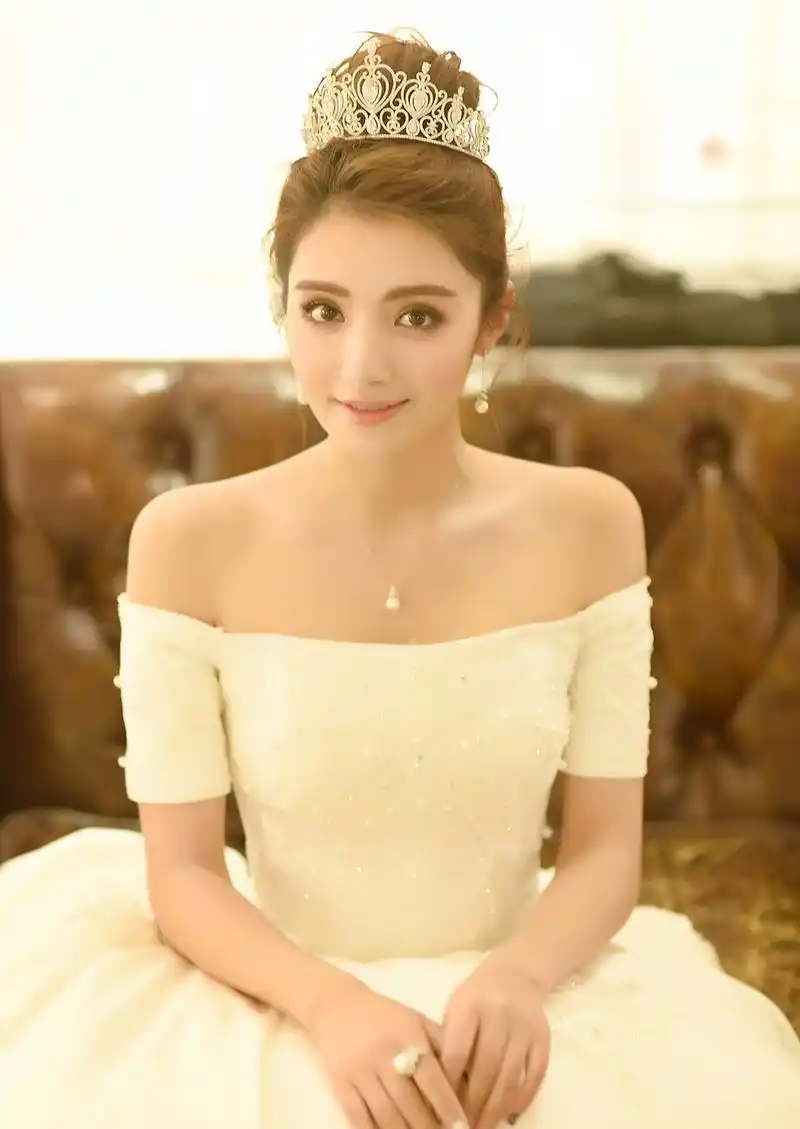 麦迪娜怀孕后胖20多斤,可在节目中身材依旧好到让人羡慕