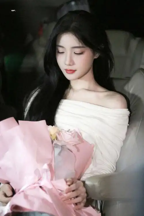 陈意涵estelle超话    383036303837    车窗爱情(馨馨版