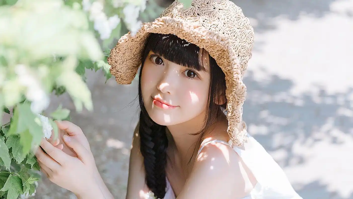 戴着帽子的女孩高清电脑桌面壁纸