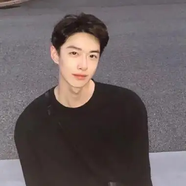 潇洒自在的好看男生头像合集 温馨又帅气的男生头像