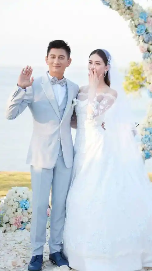 吴奇隆刘诗诗甜蜜婚礼婚纱