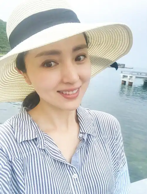 董璇的近距离自拍,哪张最美最美人?