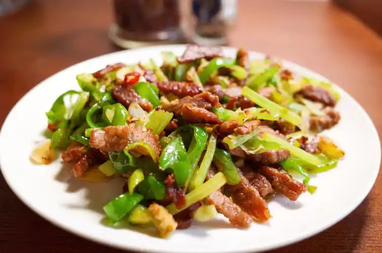 新手也很好上手的爆炒牛肉来啦