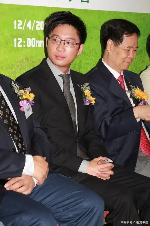 霍启山,作为香港霍英东集团副总裁和豪门二公子,一直以低调绅士的形象