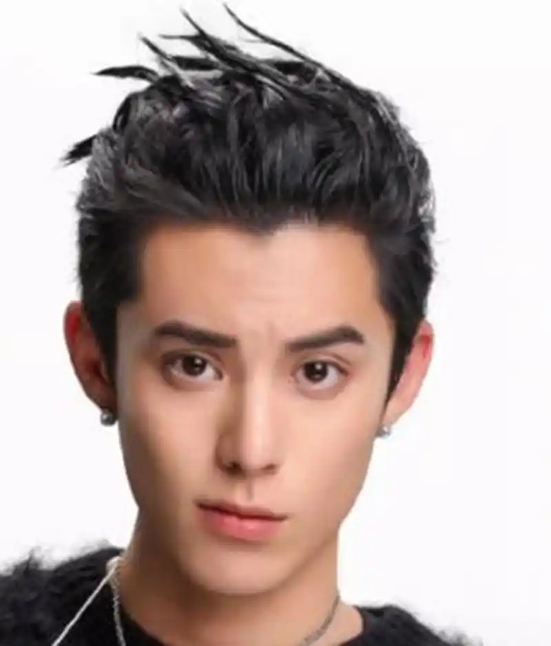 时尚发型:男生菠萝头发型,打造最强个性时尚气质