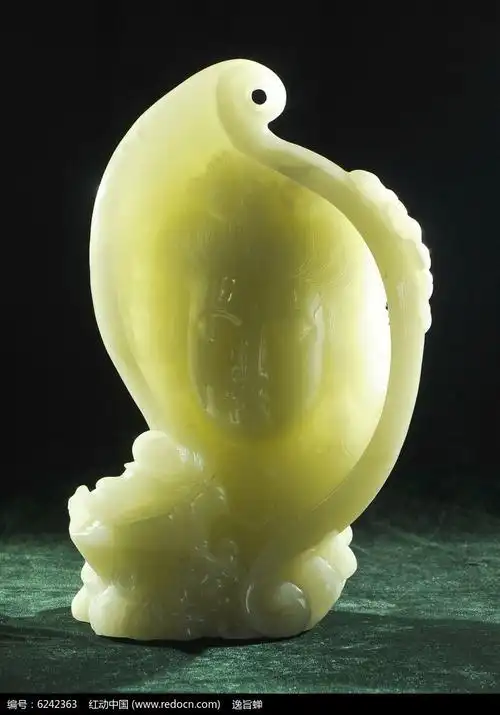 青玉白玉石观音透光玉石摆件