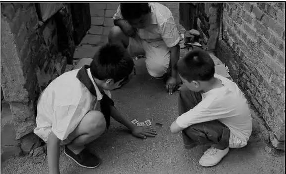 镜头下:80后小时候玩的游戏,满满的回忆,你玩过吗?