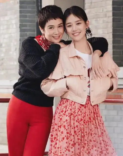 蒋雯丽陪娃读书,移居英国,传闻曾为老公掌掴女演员|黄轩|顾长卫