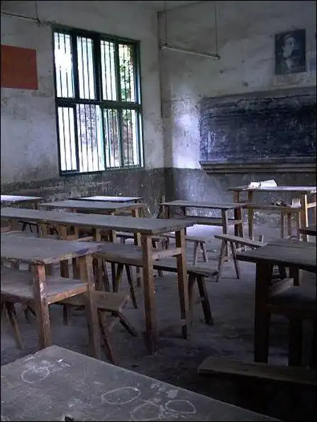 天壤之别:中国最艰苦与最奢华学校对比(组图)