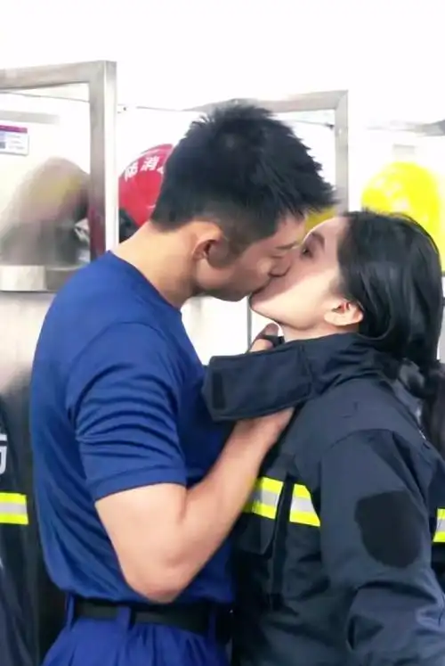 黄景瑜吻戏好苏##还以为黄景瑜只会让别人脸红