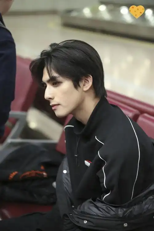 求宋威龙生图 自拍 生活照